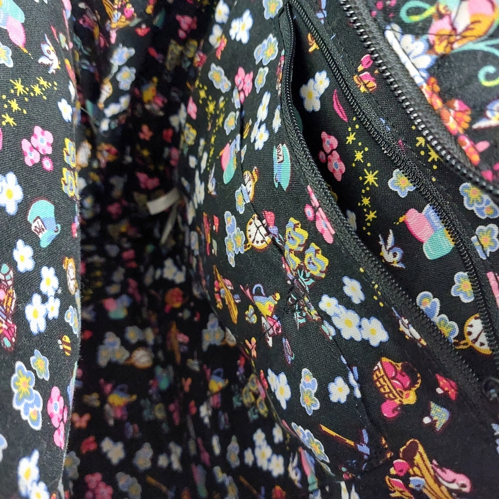 Vera Bradley Disney Classics Totepack NWT - Picture 3 of 3
